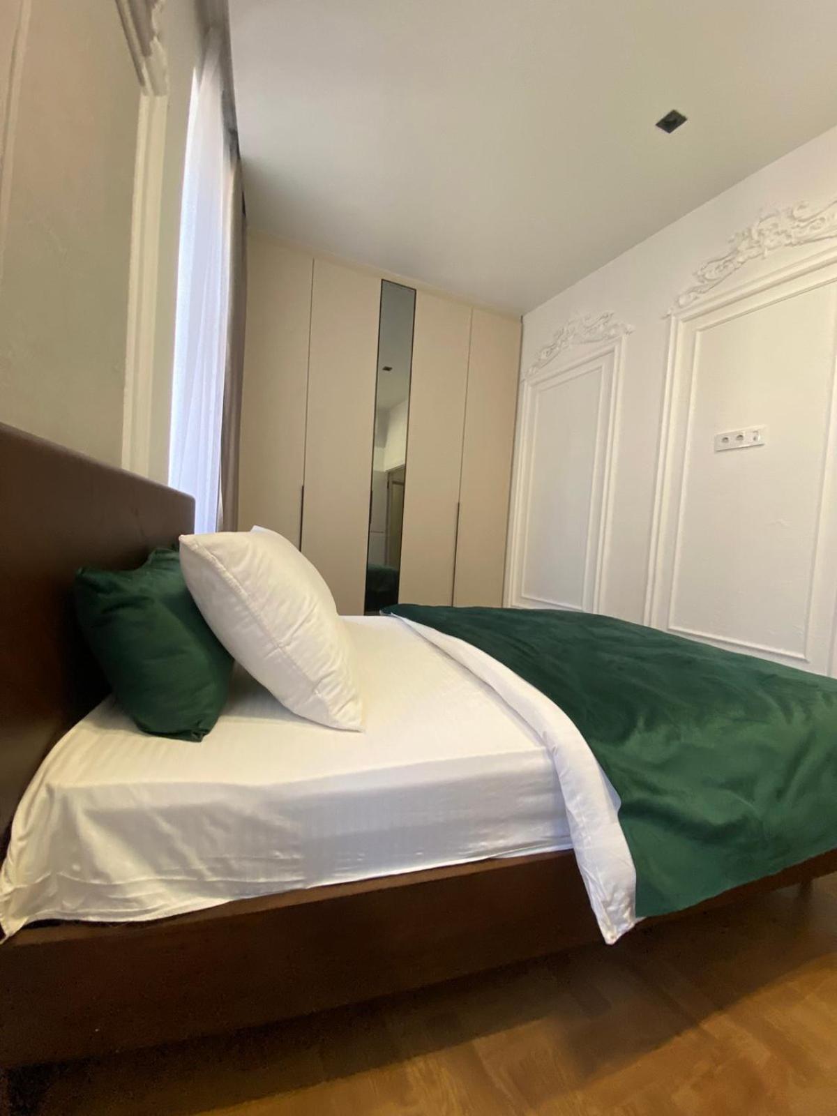 Favorit Apartments 2 Кім Безкоштовна Парковка Центр З Балконом Не Далеко Від Ж Д Вокзалу Звітні Документи Лвив Екстериор снимка
