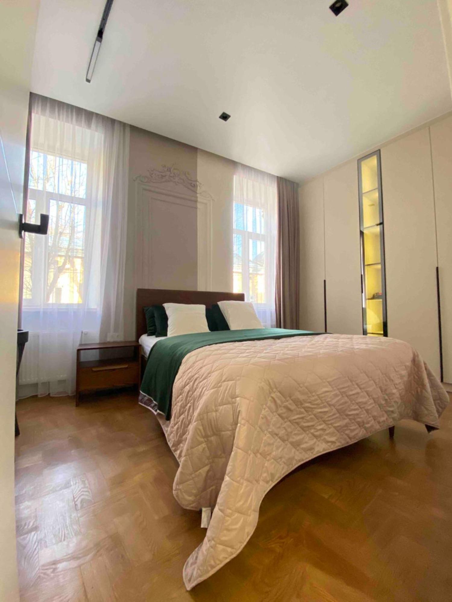 Favorit Apartments 2 Кім Безкоштовна Парковка Центр З Балконом Не Далеко Від Ж Д Вокзалу Звітні Документи Лвив Екстериор снимка