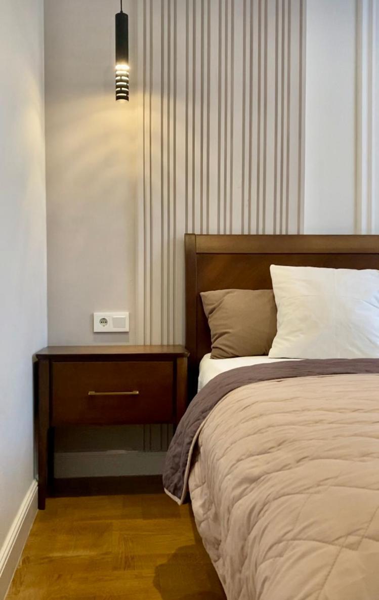 Favorit Apartments 2 Кім Безкоштовна Парковка Центр З Балконом Не Далеко Від Ж Д Вокзалу Звітні Документи Лвив Екстериор снимка