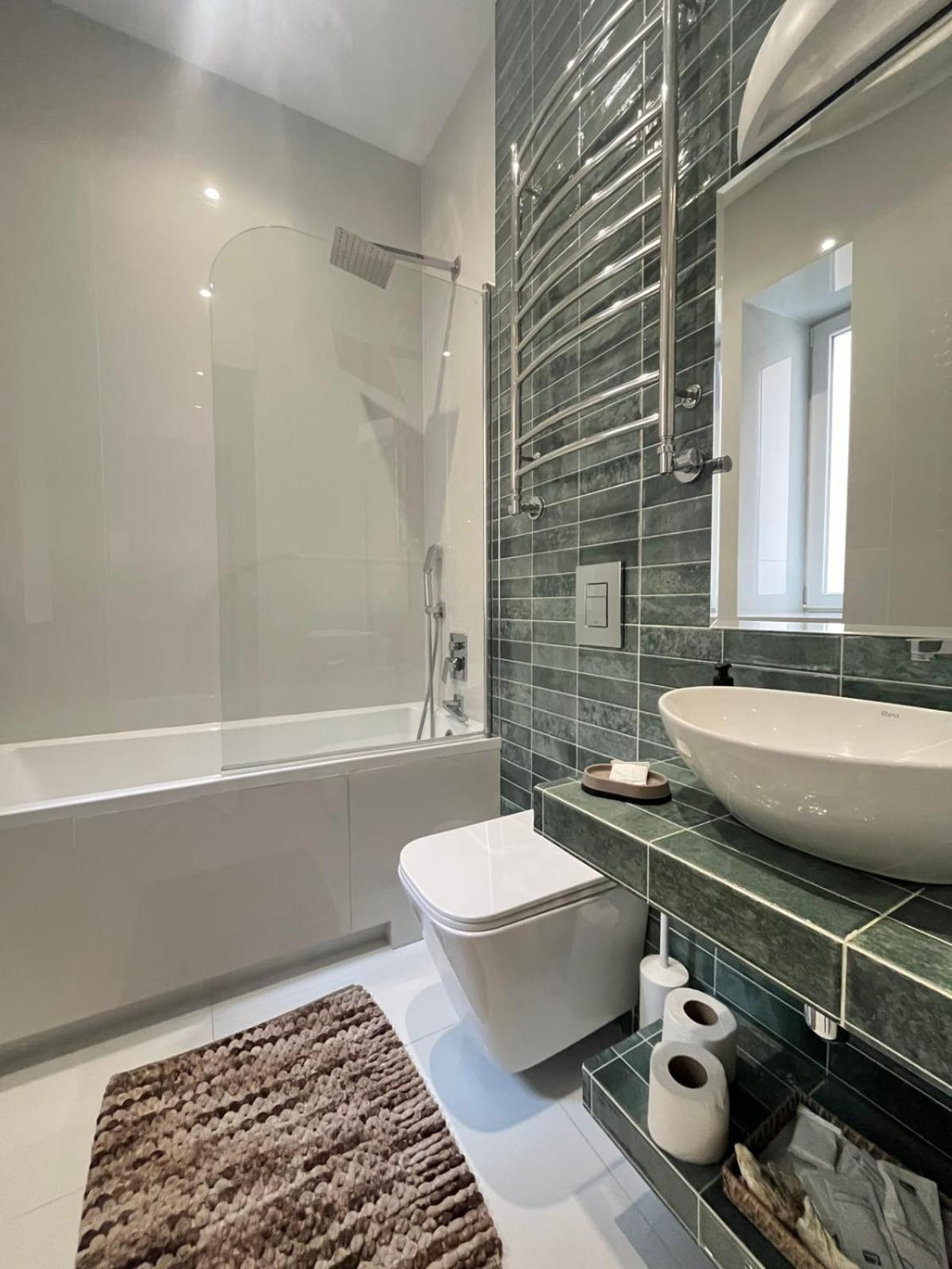 Favorit Apartments 2 Кім Безкоштовна Парковка Центр З Балконом Не Далеко Від Ж Д Вокзалу Звітні Документи Лвив Екстериор снимка