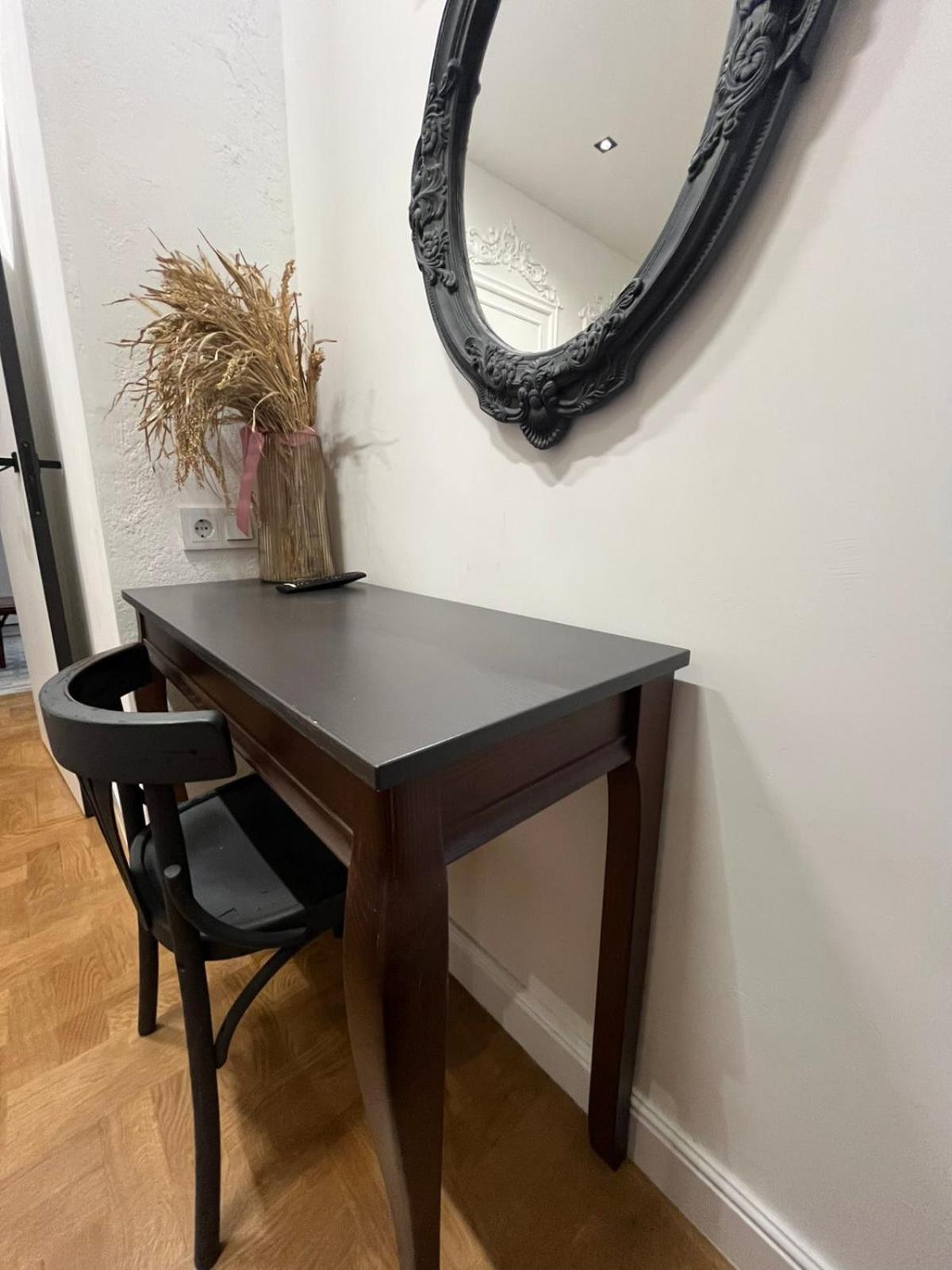 Favorit Apartments 2 Кім Безкоштовна Парковка Центр З Балконом Не Далеко Від Ж Д Вокзалу Звітні Документи Лвив Екстериор снимка